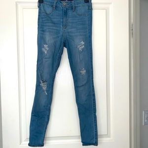 Distressed Hight-Waisted Skinny Jeans